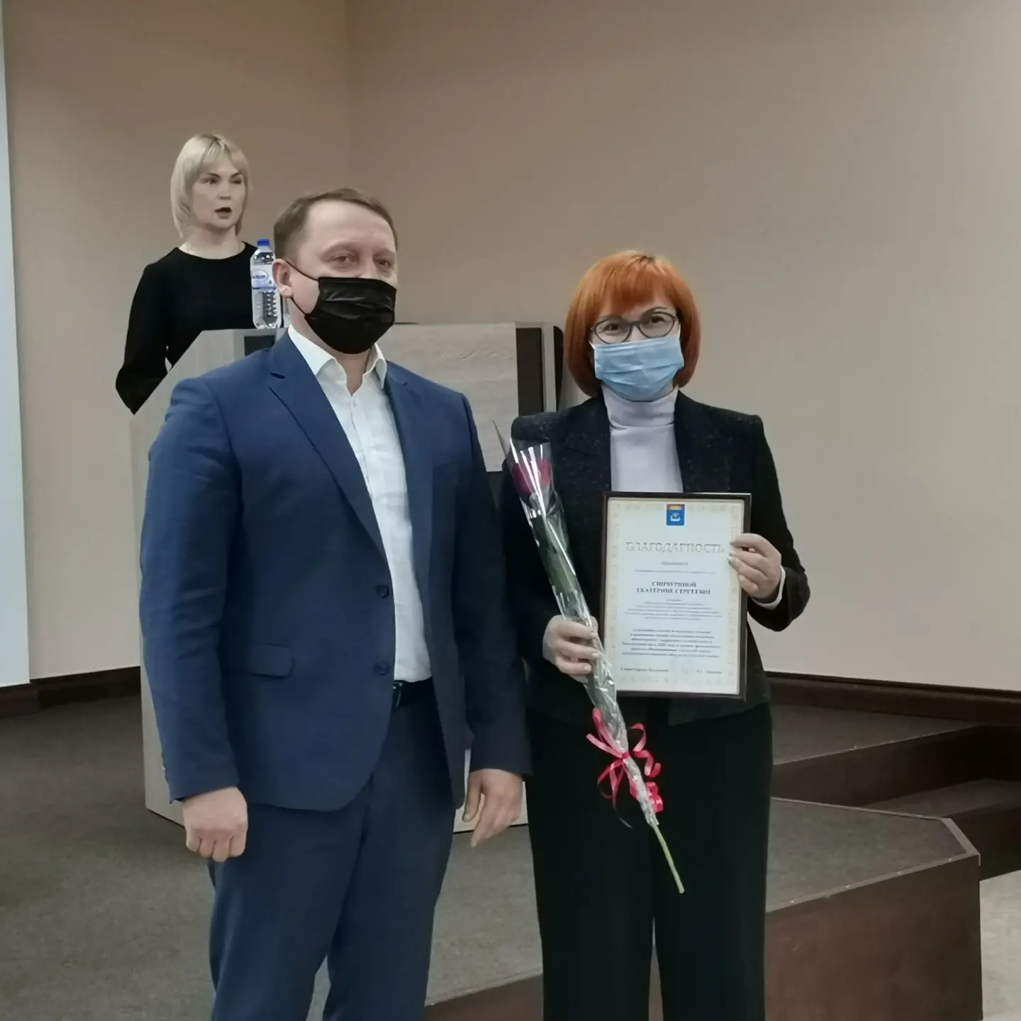 Глава города Балаково Роман Ирисов вручил благодарности за организацию в проведении онлайн голосования по выбору общественных территорий